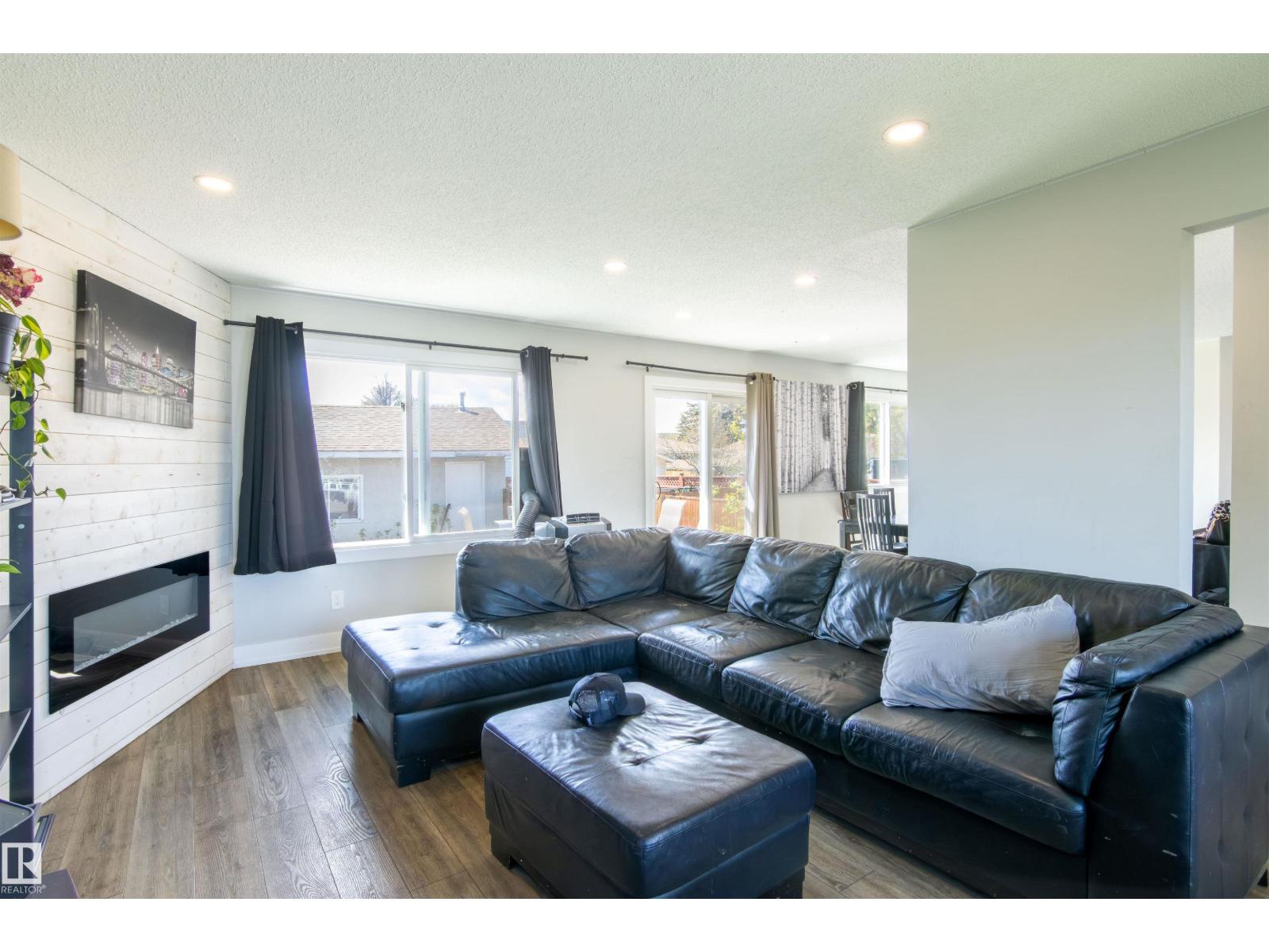 7115 39a Av Nw Property Photo 6