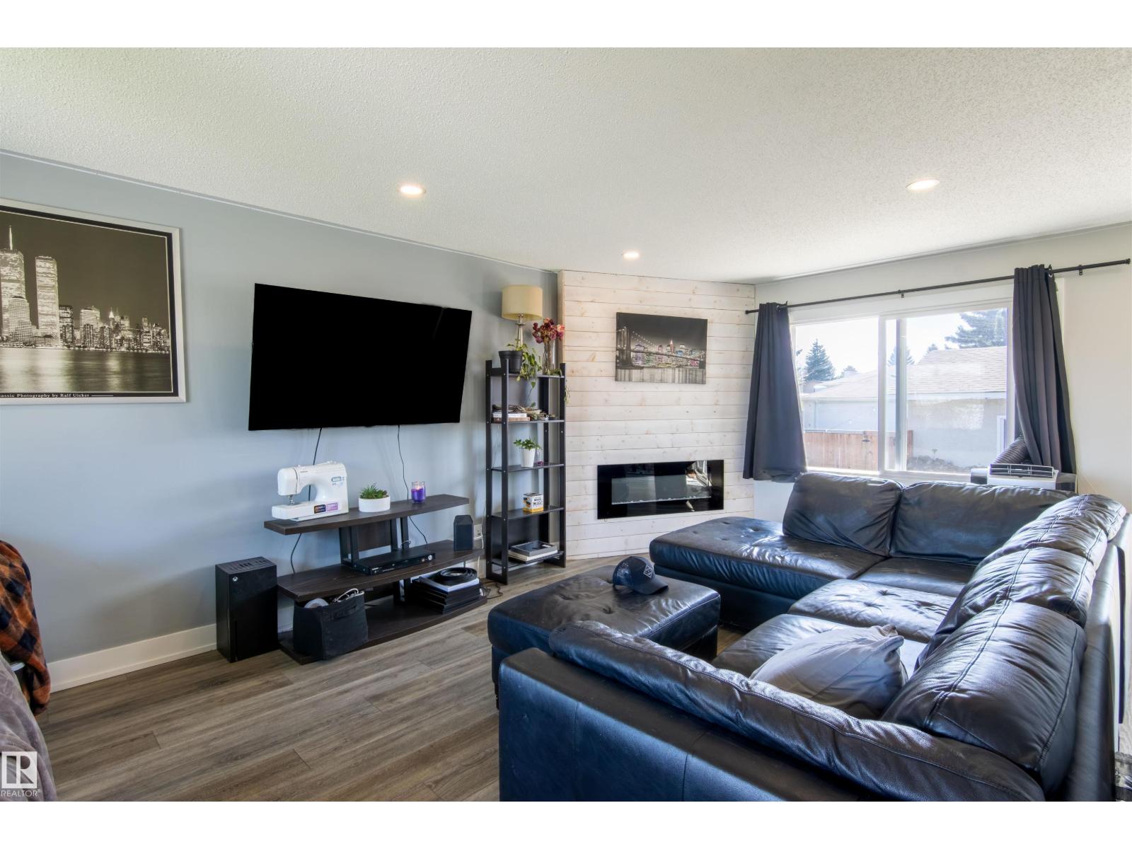 7115 39a Av Nw Property Photo 7
