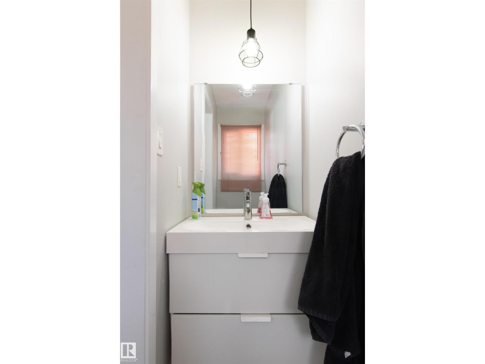 7115 39a Av Nw Property Photo 13