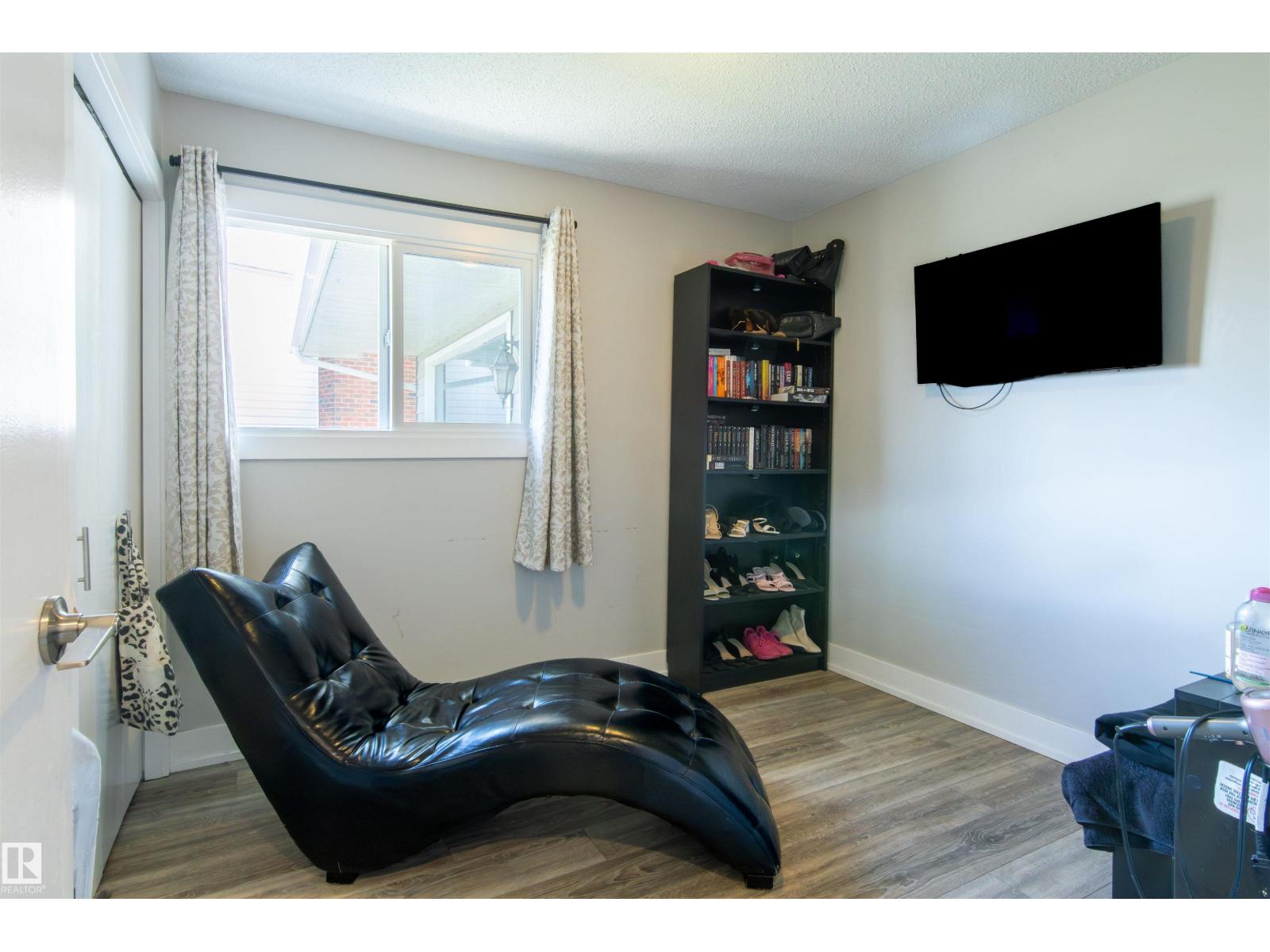 7115 39a Av Nw Property Photo 15