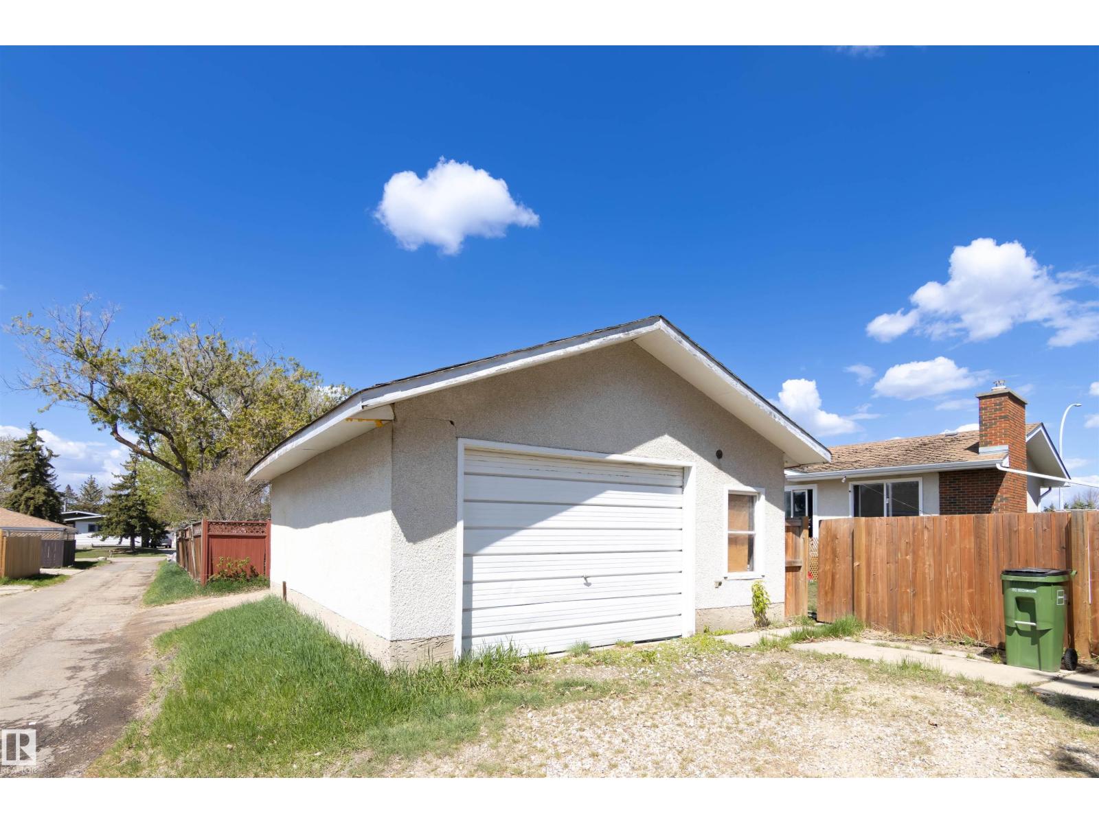 7115 39a Av Nw Property Photo 23