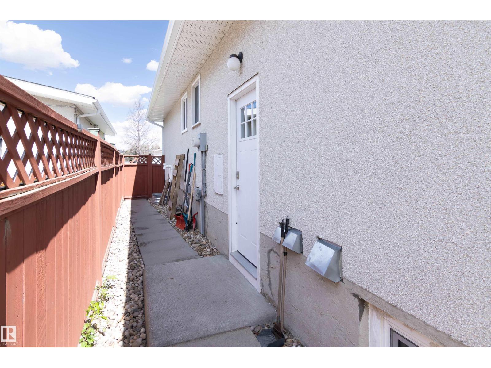 7115 39a Av Nw Property Photo 25