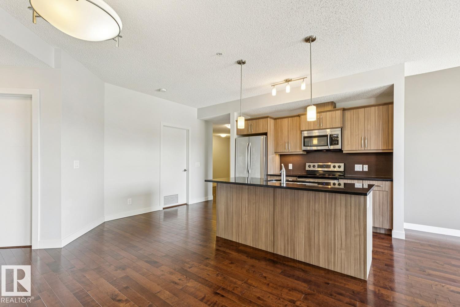 #217 10523 123 St Nw Property Photo 3