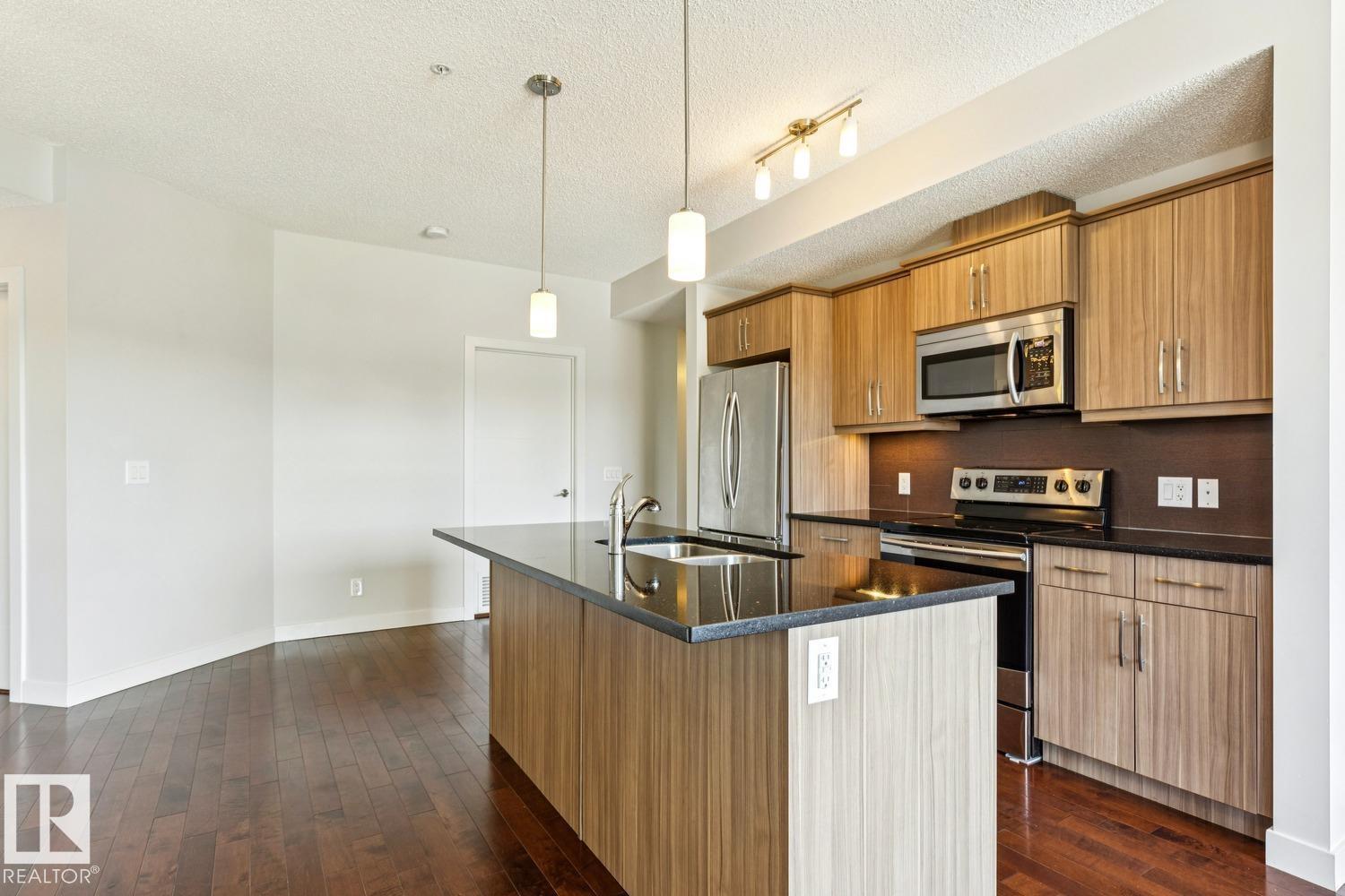 #217 10523 123 St Nw Property Photo 4