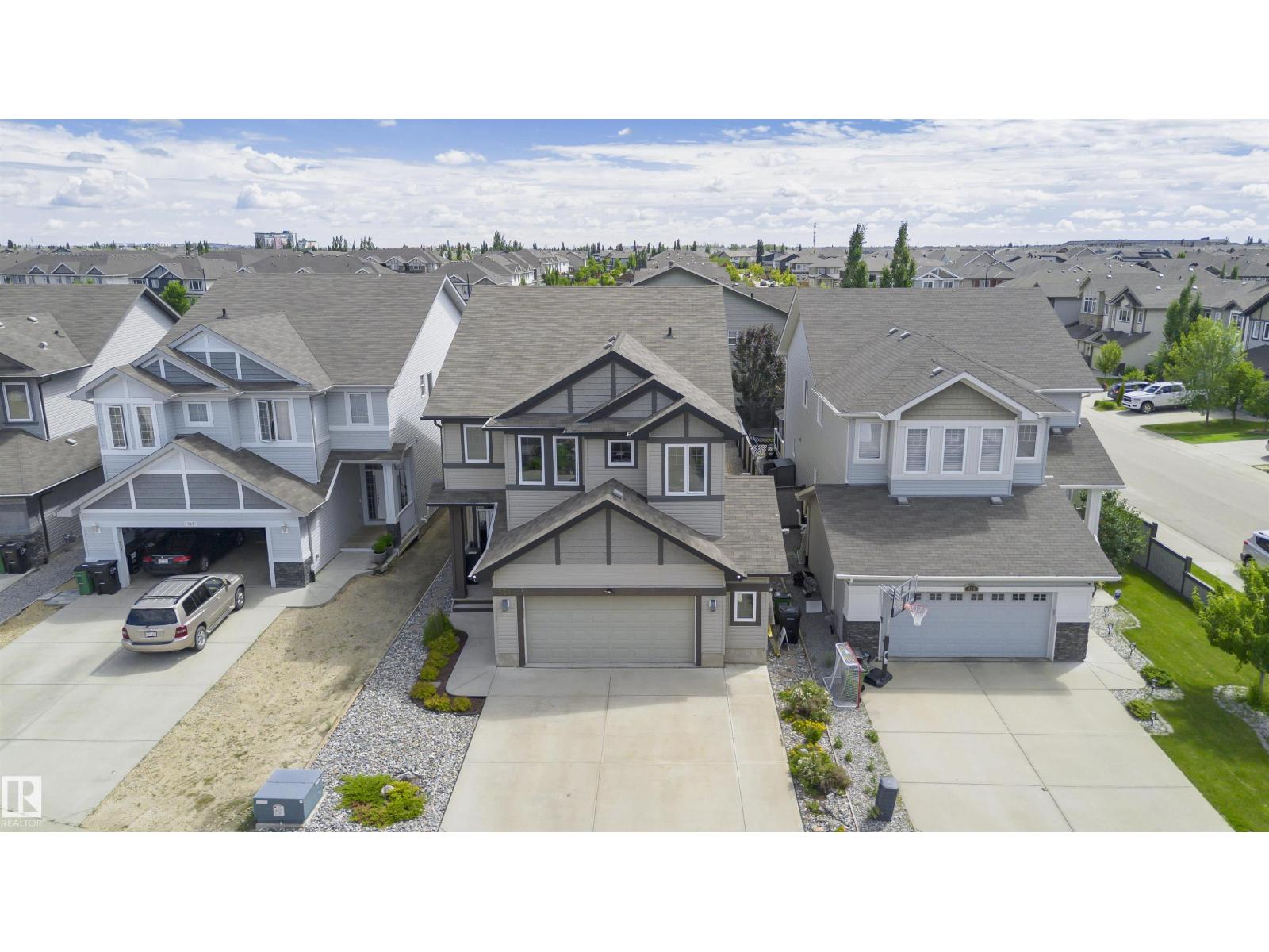 721 178a St Sw Property Photo 3