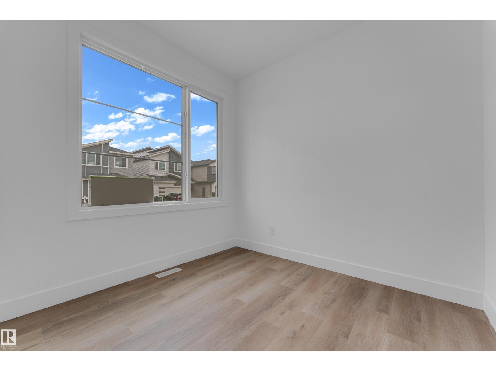 4213 63 St Property Photo 5