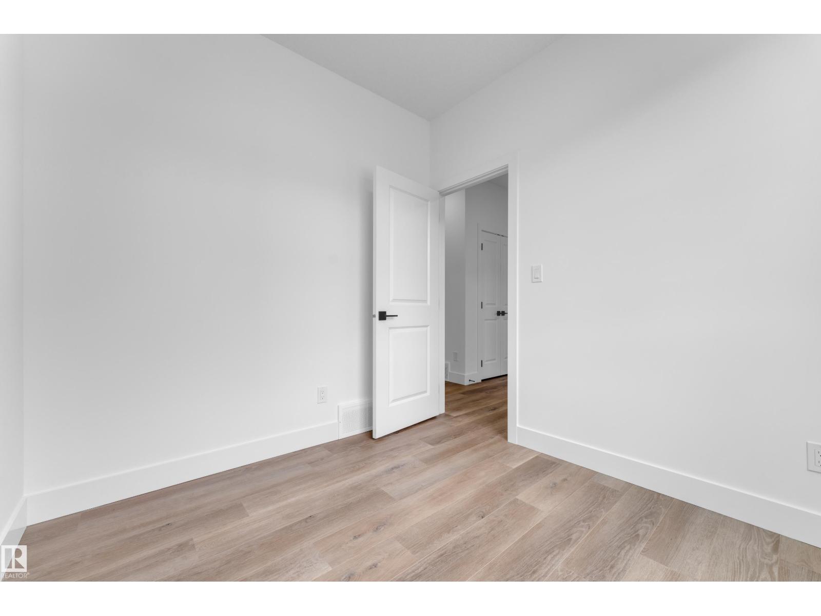 4213 63 St Property Photo 6