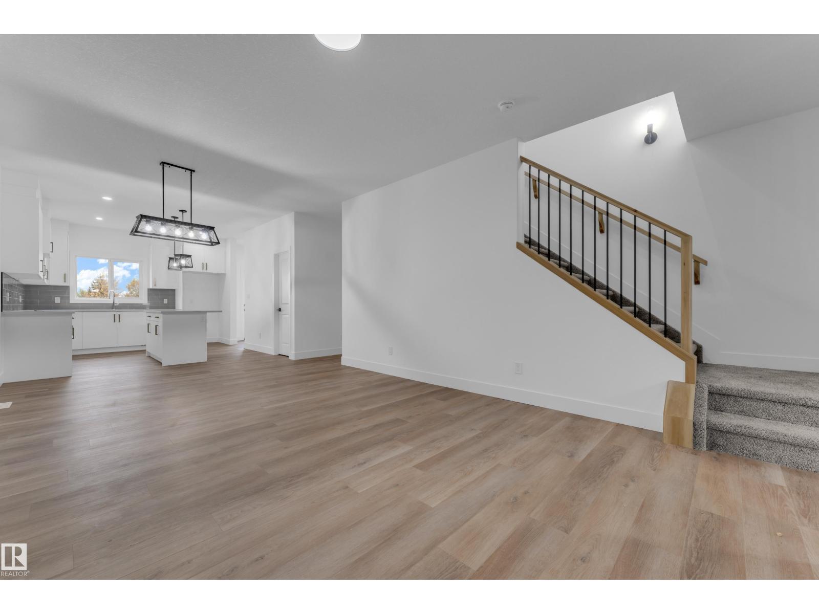4213 63 St Property Photo 8