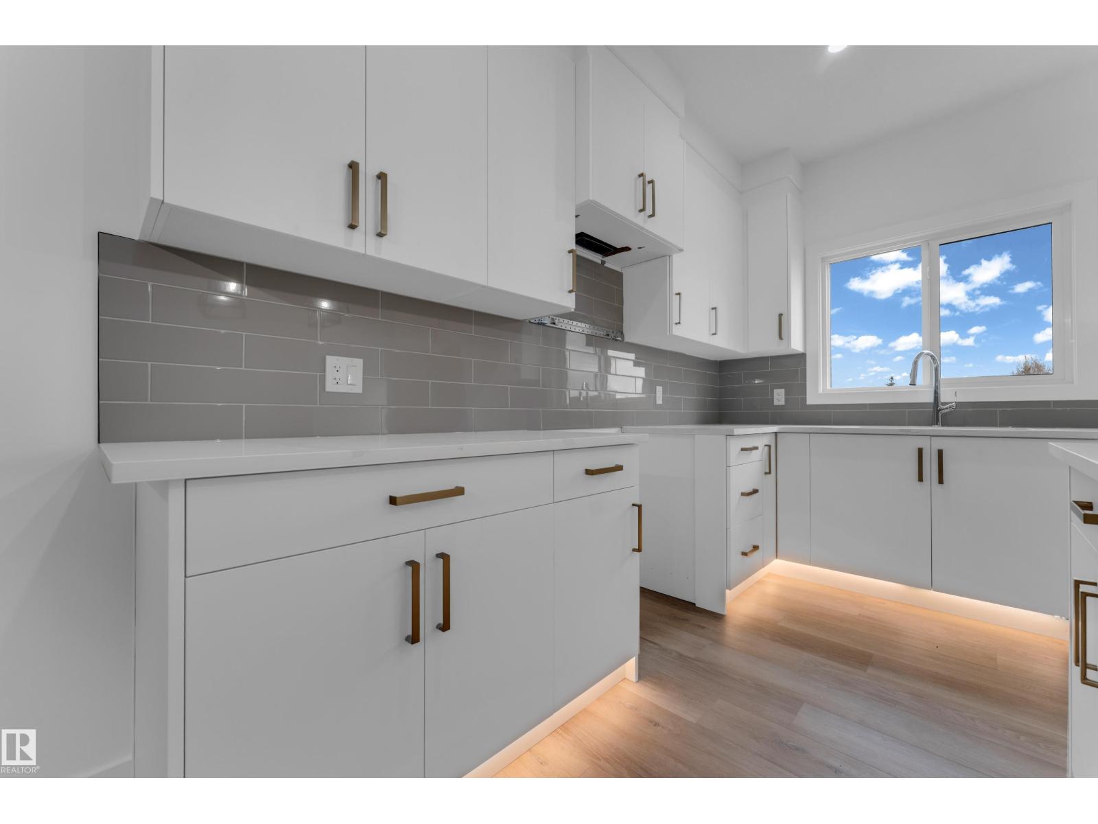 4213 63 St Property Photo 15