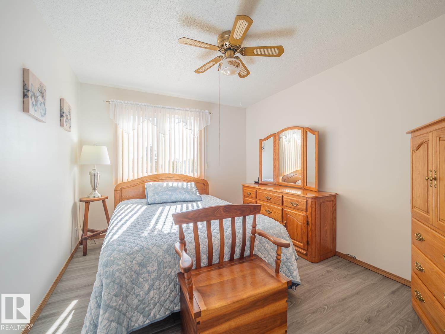 5320 54 St Property Photo 9