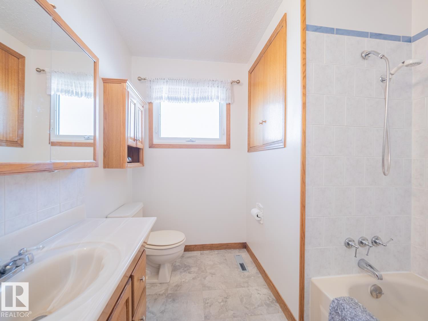 5320 54 St Property Photo 11