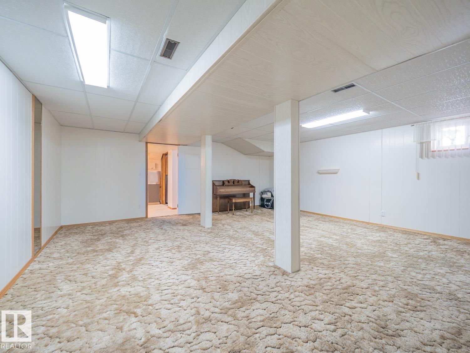 5320 54 St Property Photo 17