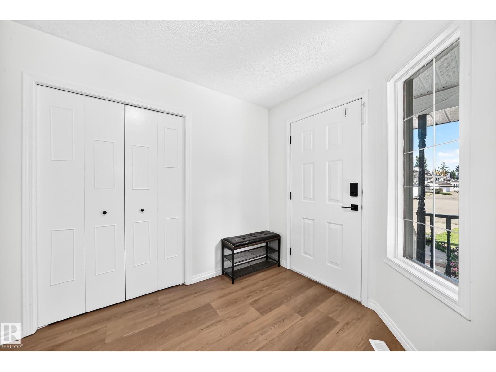 4424 33 St Nw Property Photo 2