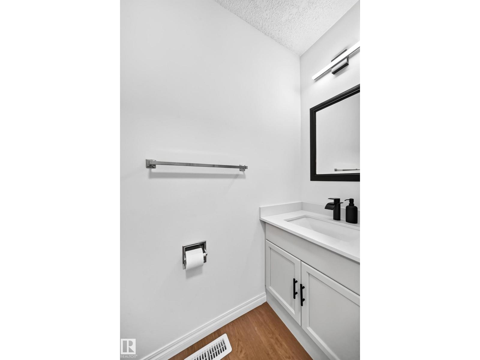 4424 33 St Nw Property Photo 21