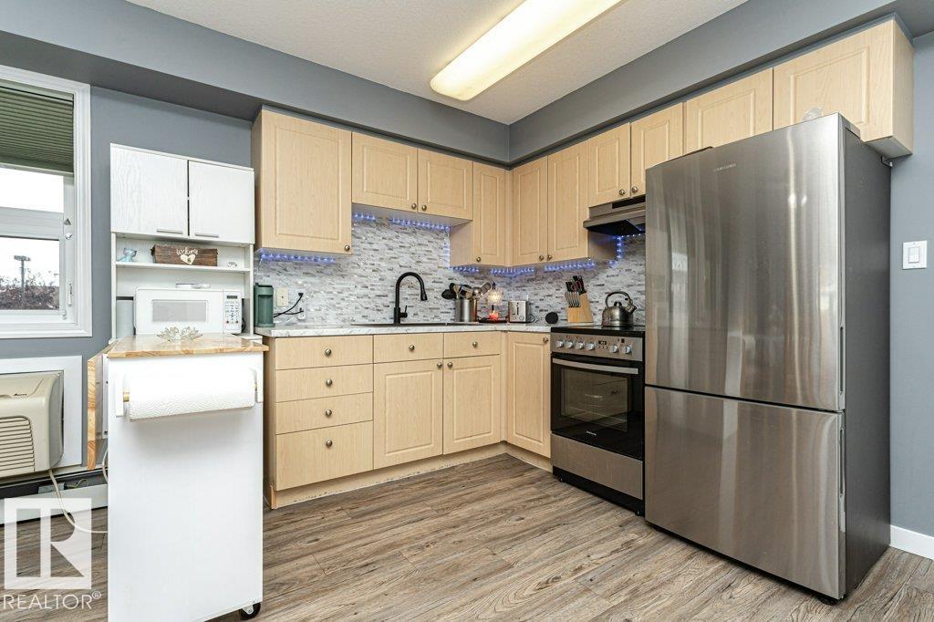#233 8802 Southfort Dr Property Photo 9