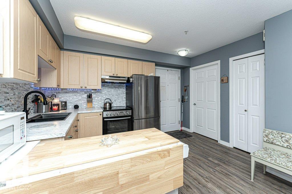 #233 8802 Southfort Dr Property Photo 12