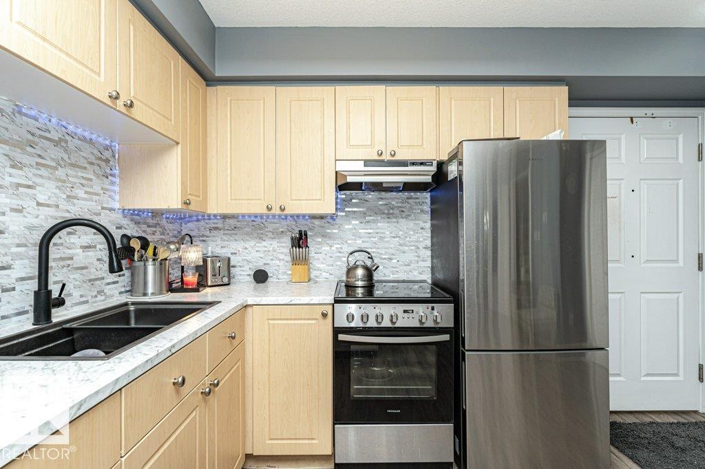 #233 8802 Southfort Dr Property Photo 13