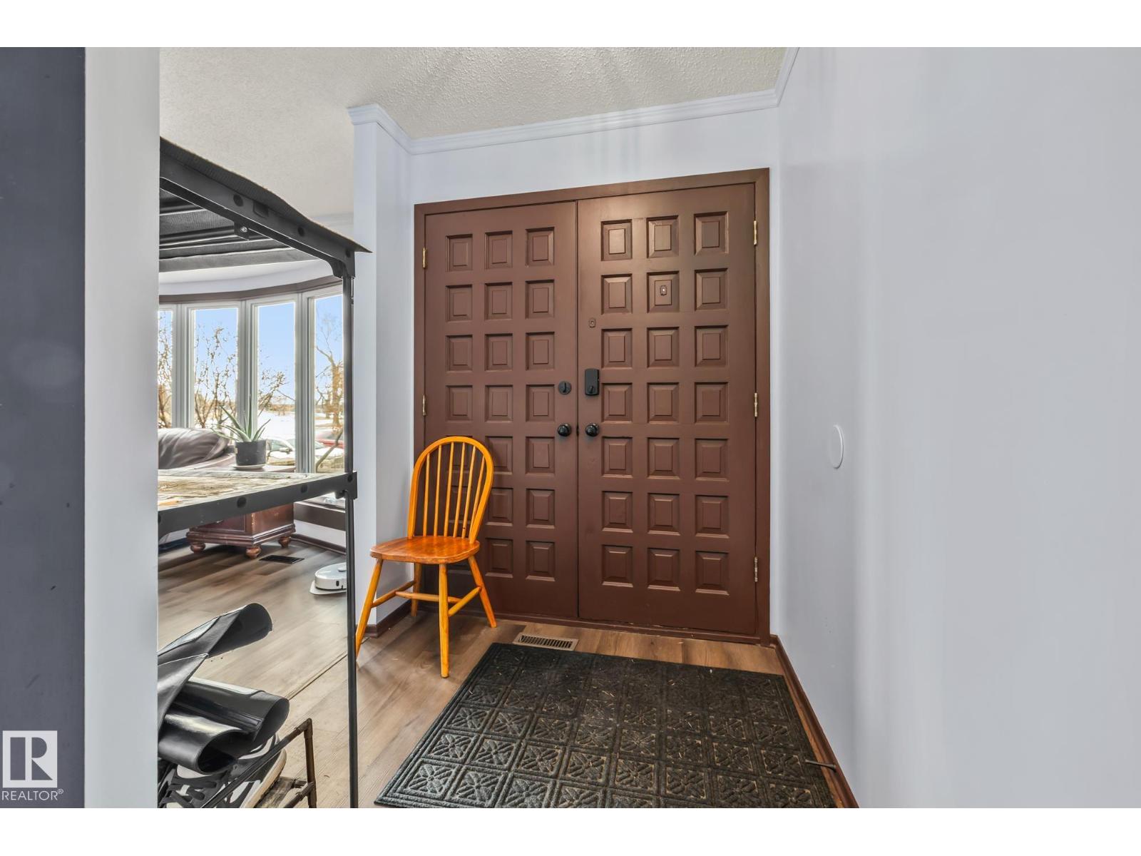 8812 135 Av Nw Property Photo 2