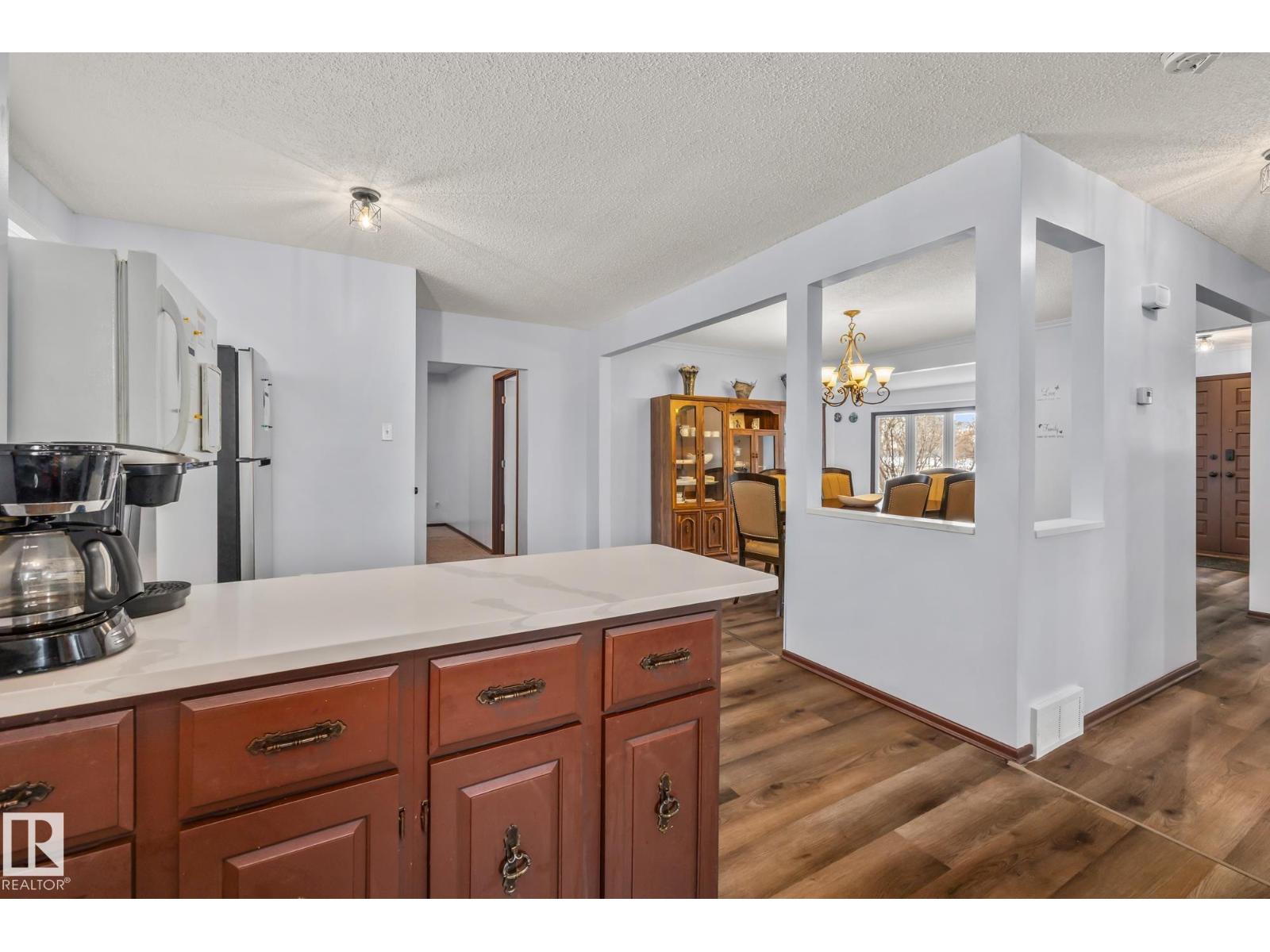 8812 135 Av Nw Property Photo 10