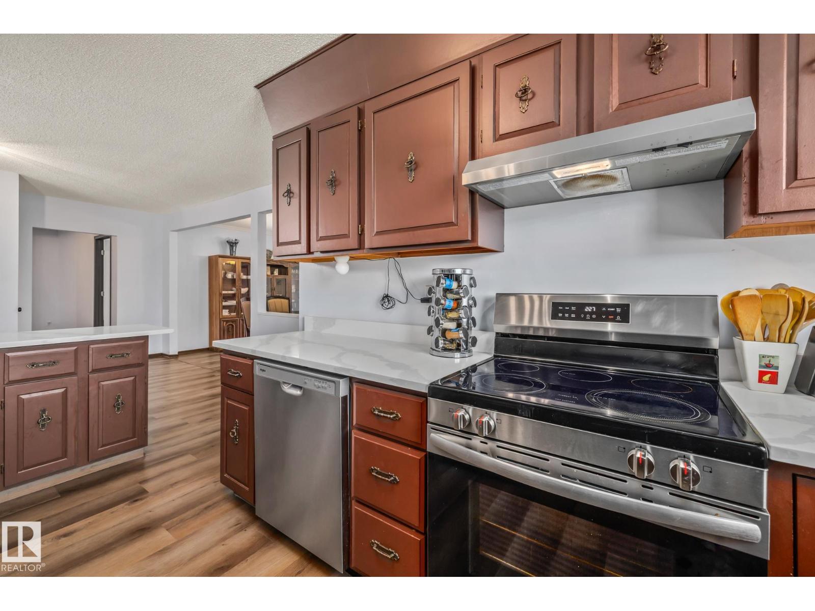 8812 135 Av Nw Property Photo 15