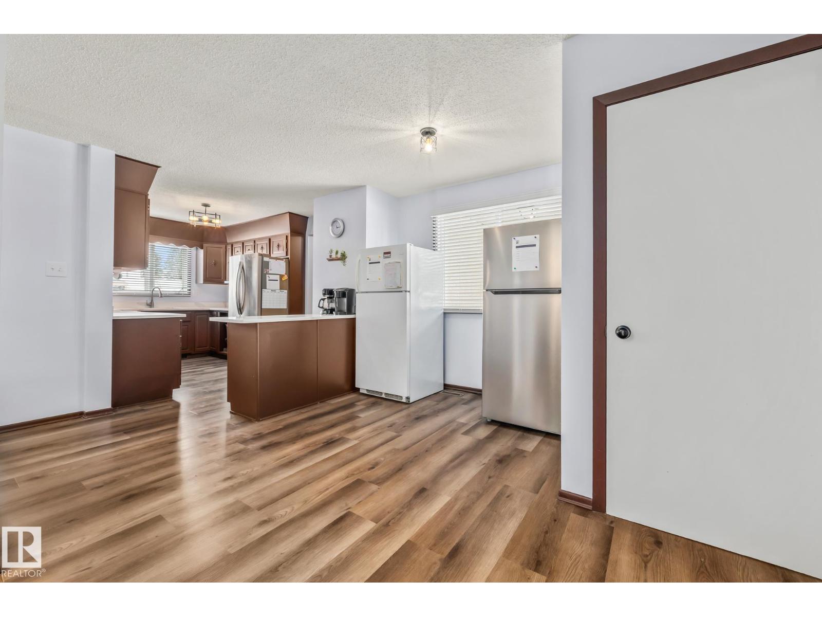 8812 135 Av Nw Property Photo 16