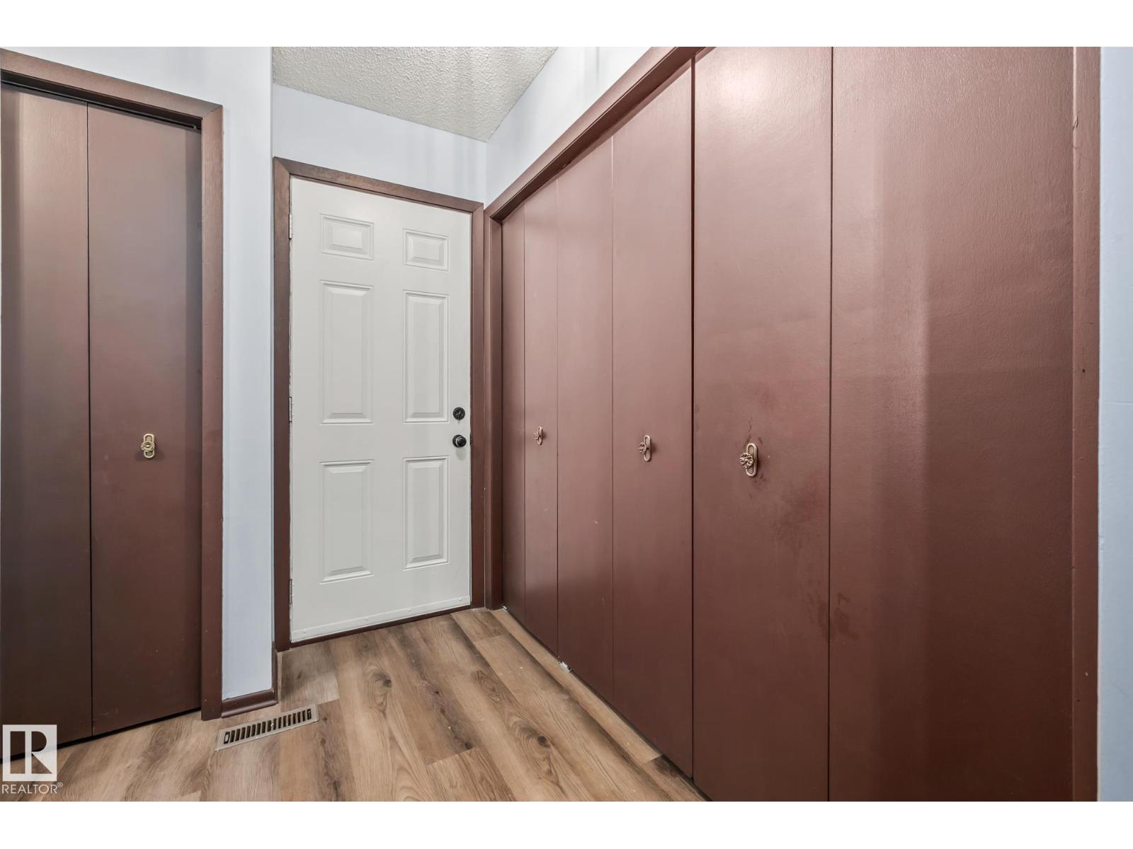 8812 135 Av Nw Property Photo 18