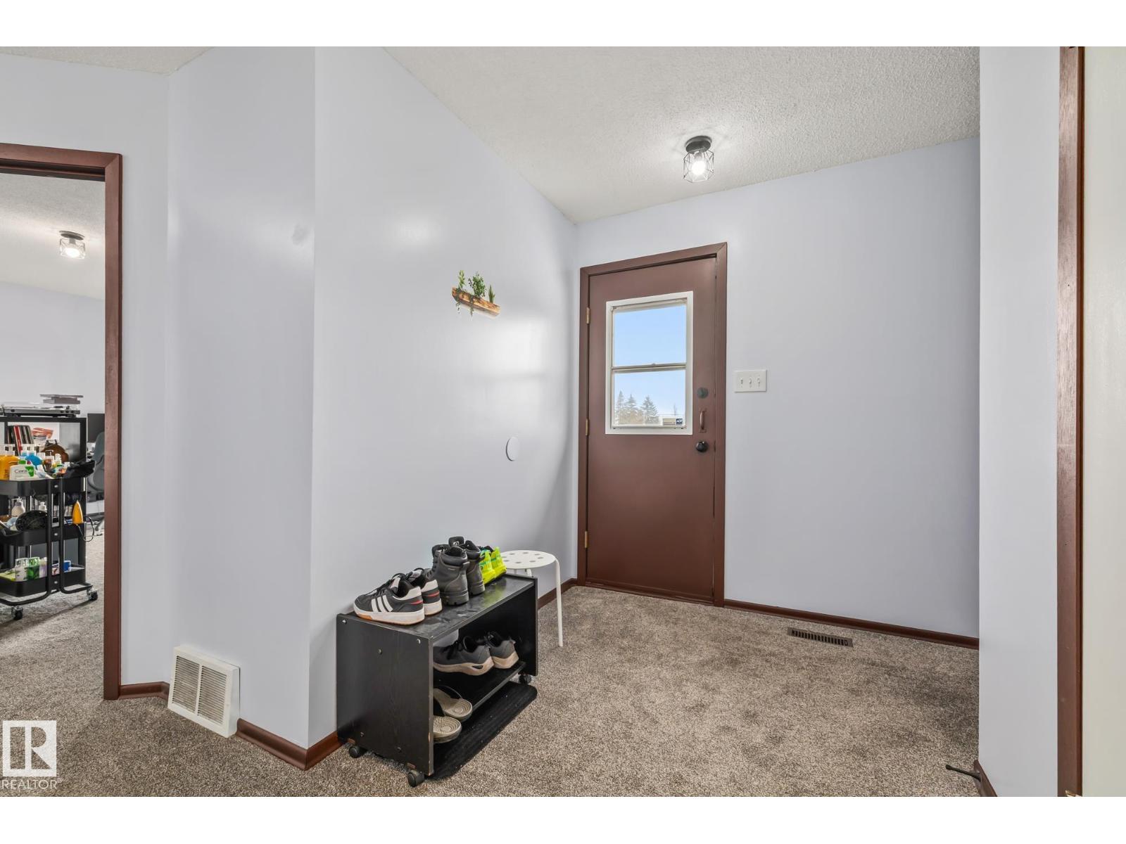 8812 135 Av Nw Property Photo 24