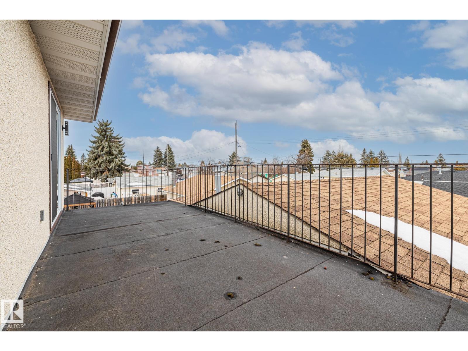 8812 135 Av Nw Property Photo 26