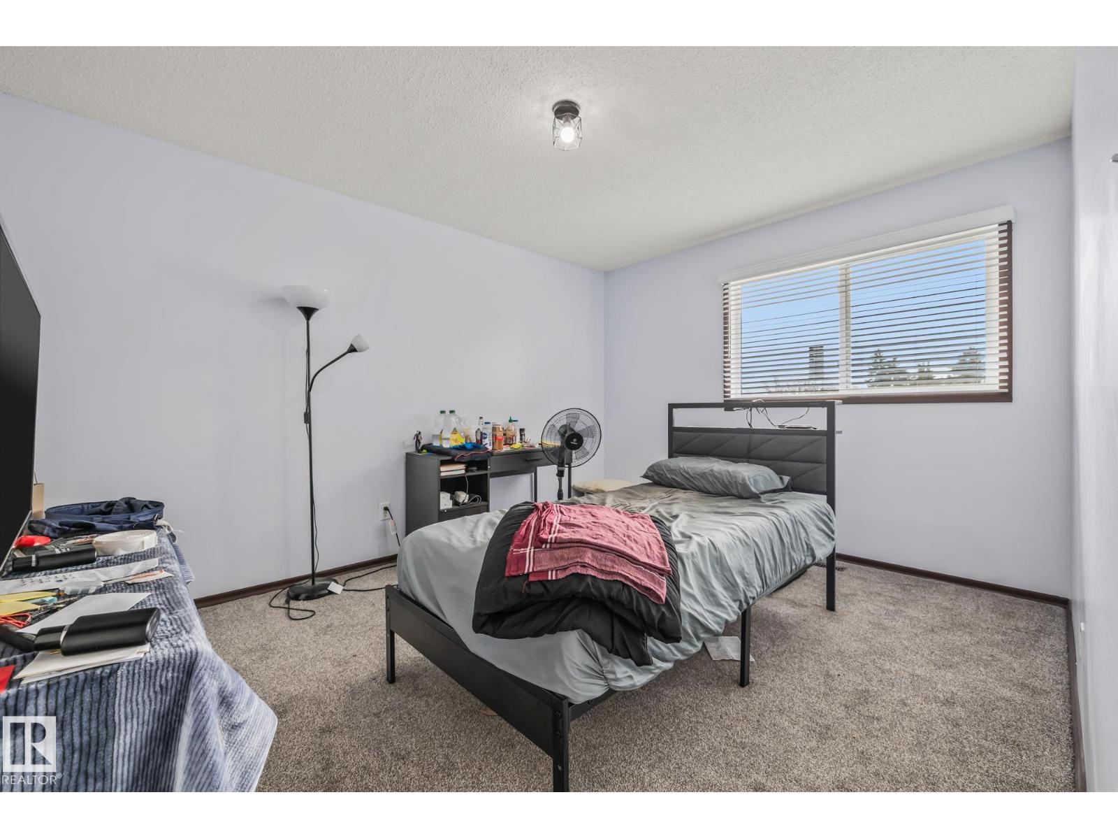 8812 135 Av Nw Property Photo 33
