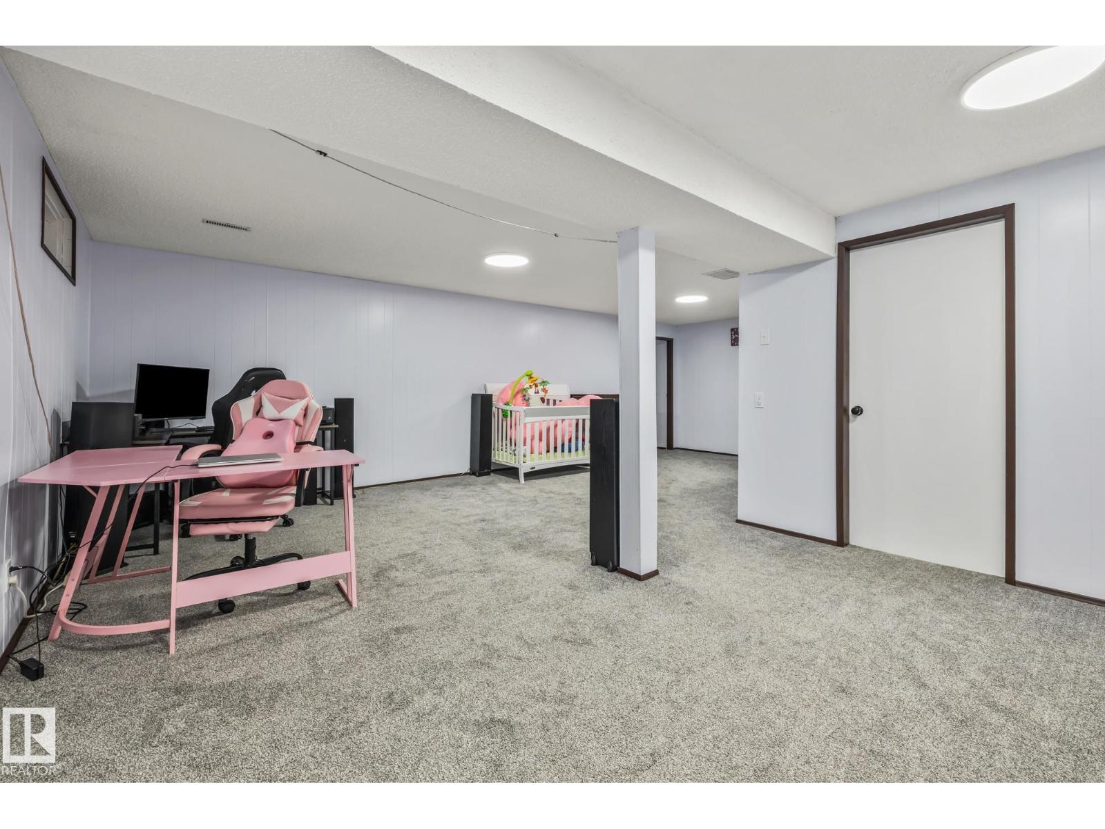 8812 135 Av Nw Property Photo 38