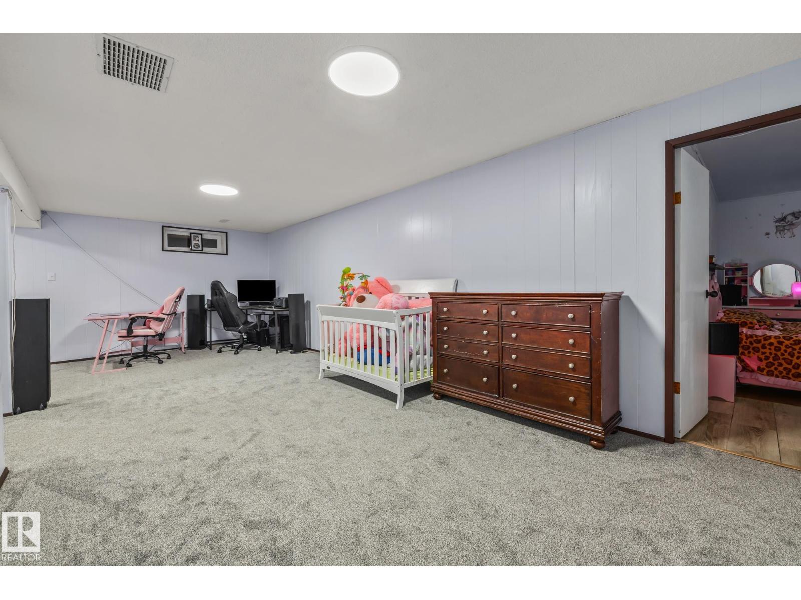 8812 135 Av Nw Property Photo 41