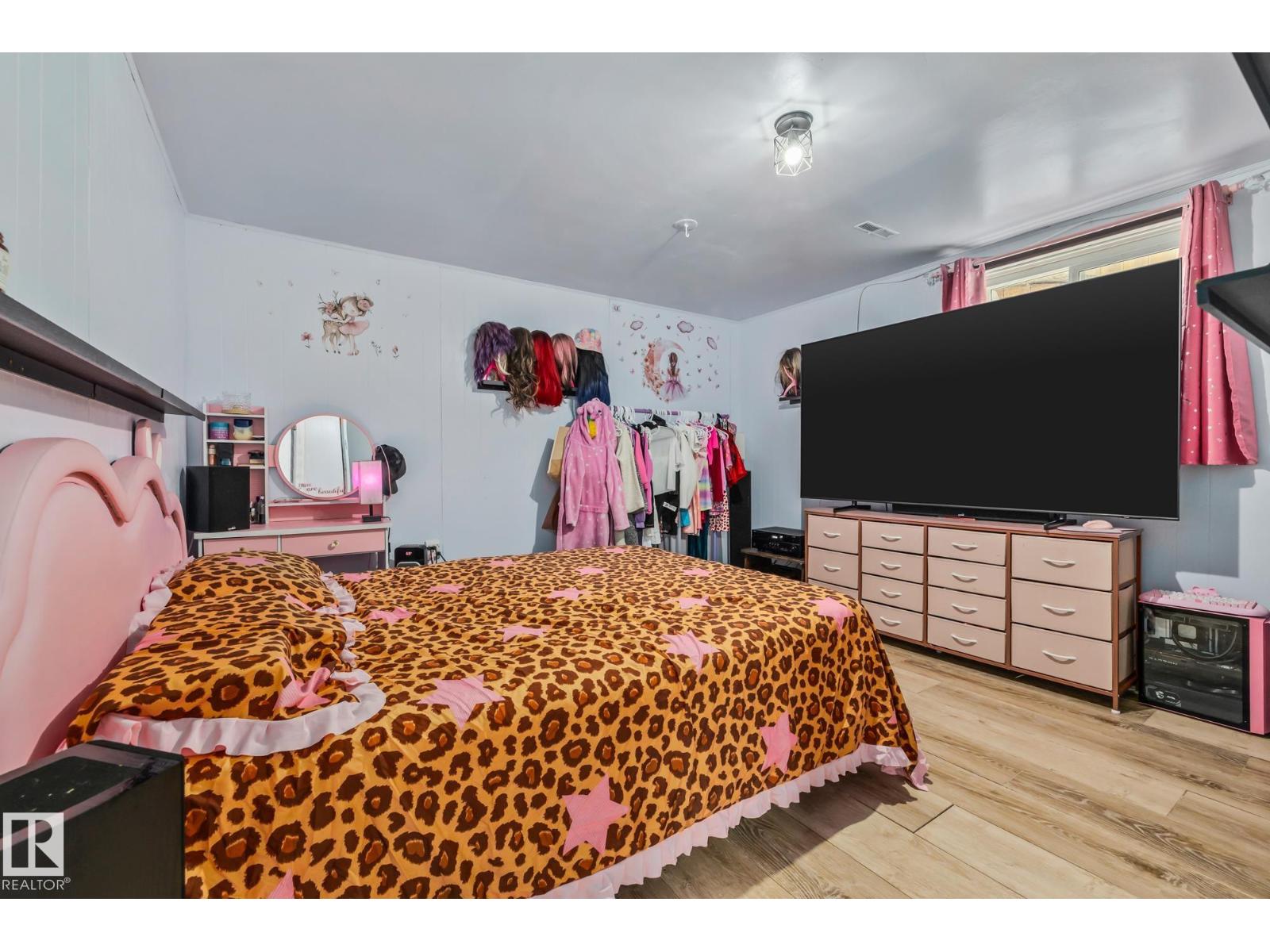 8812 135 Av Nw Property Photo 42