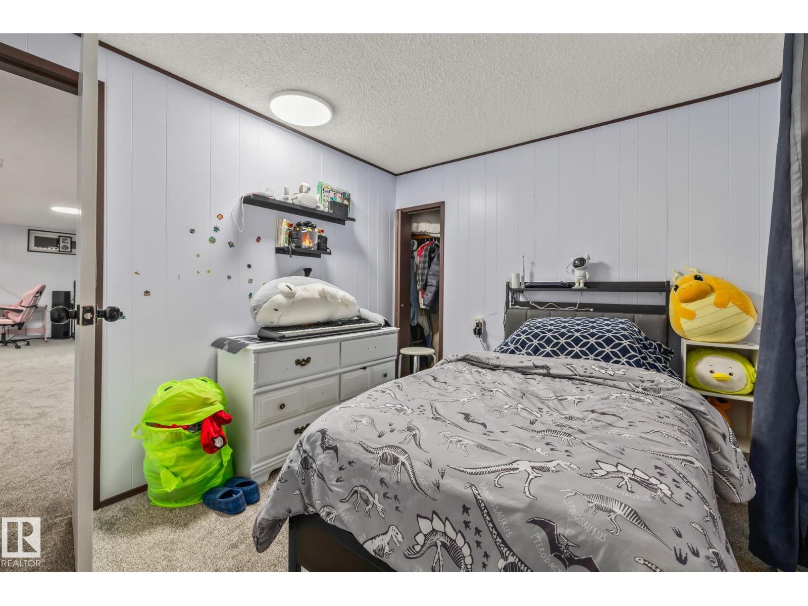 8812 135 Av Nw Property Photo 43