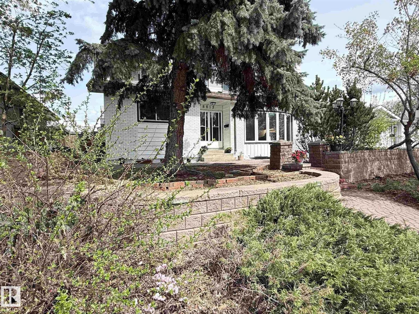 8812 135 Av Nw Property Photo 46