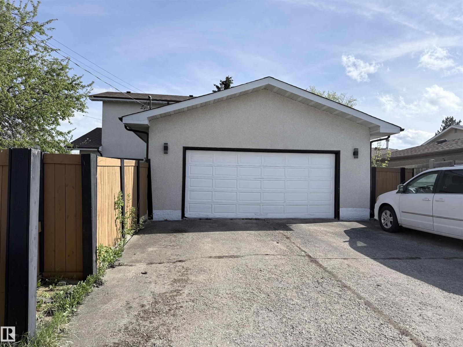 8812 135 Av Nw Property Photo 49