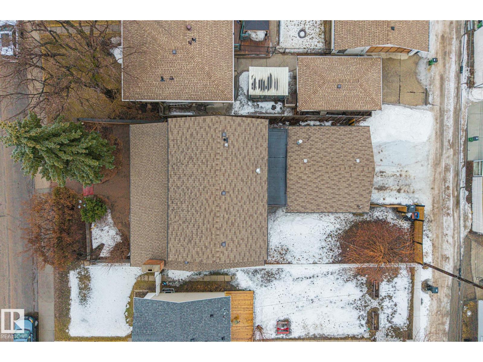 8812 135 Av Nw Property Photo 51
