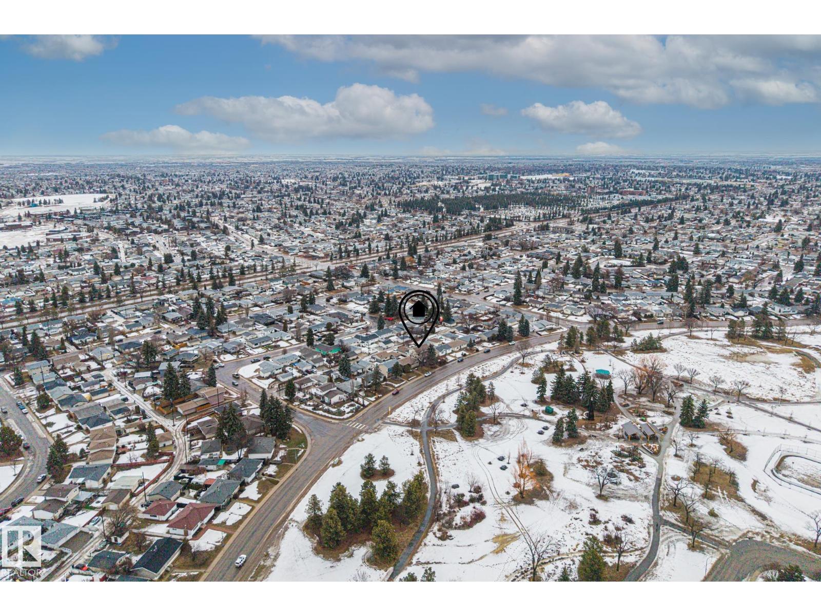 8812 135 Av Nw Property Photo 54