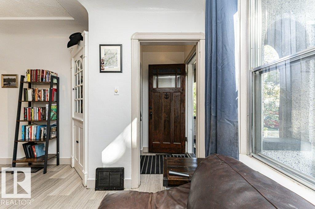 11910 94 St Nw Property Photo 8