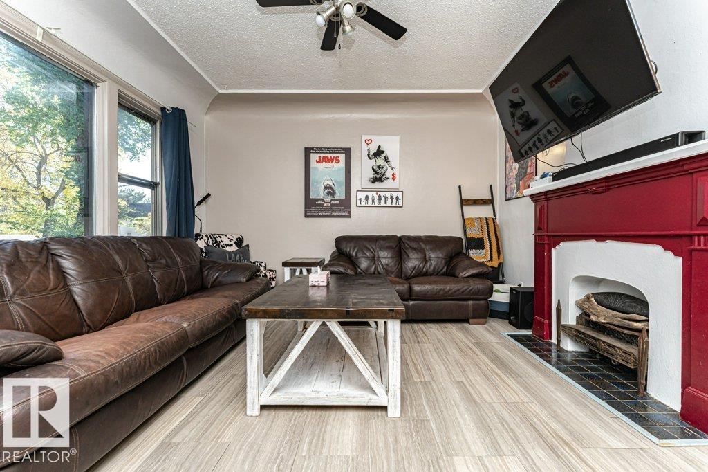 11910 94 St Nw Property Photo 11