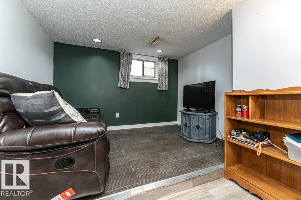 11910 94 St Nw Property Photo 31