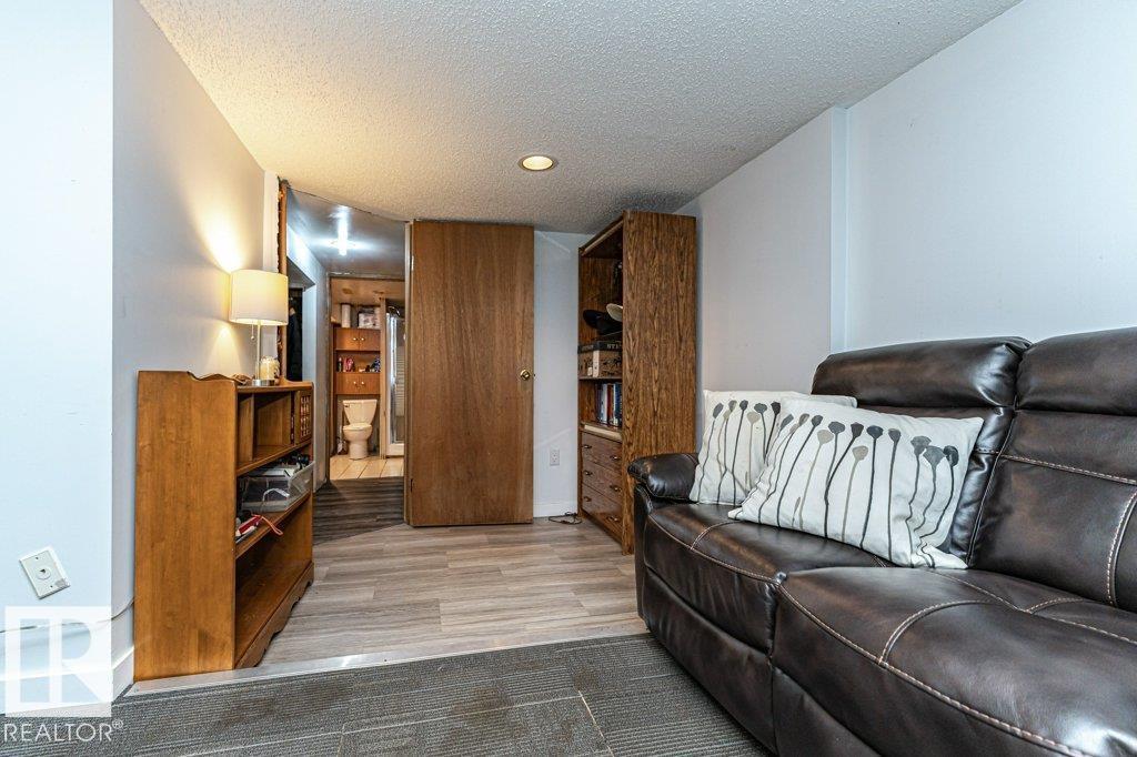 11910 94 St Nw Property Photo 32