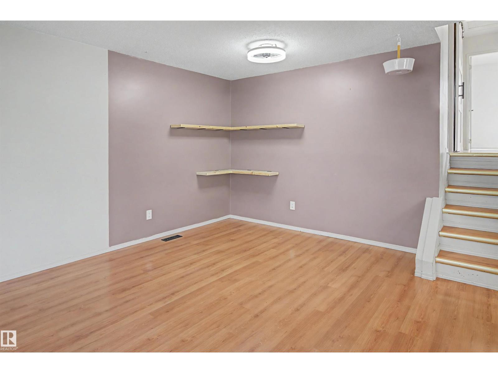 3211 71 St Nw Property Photo 13