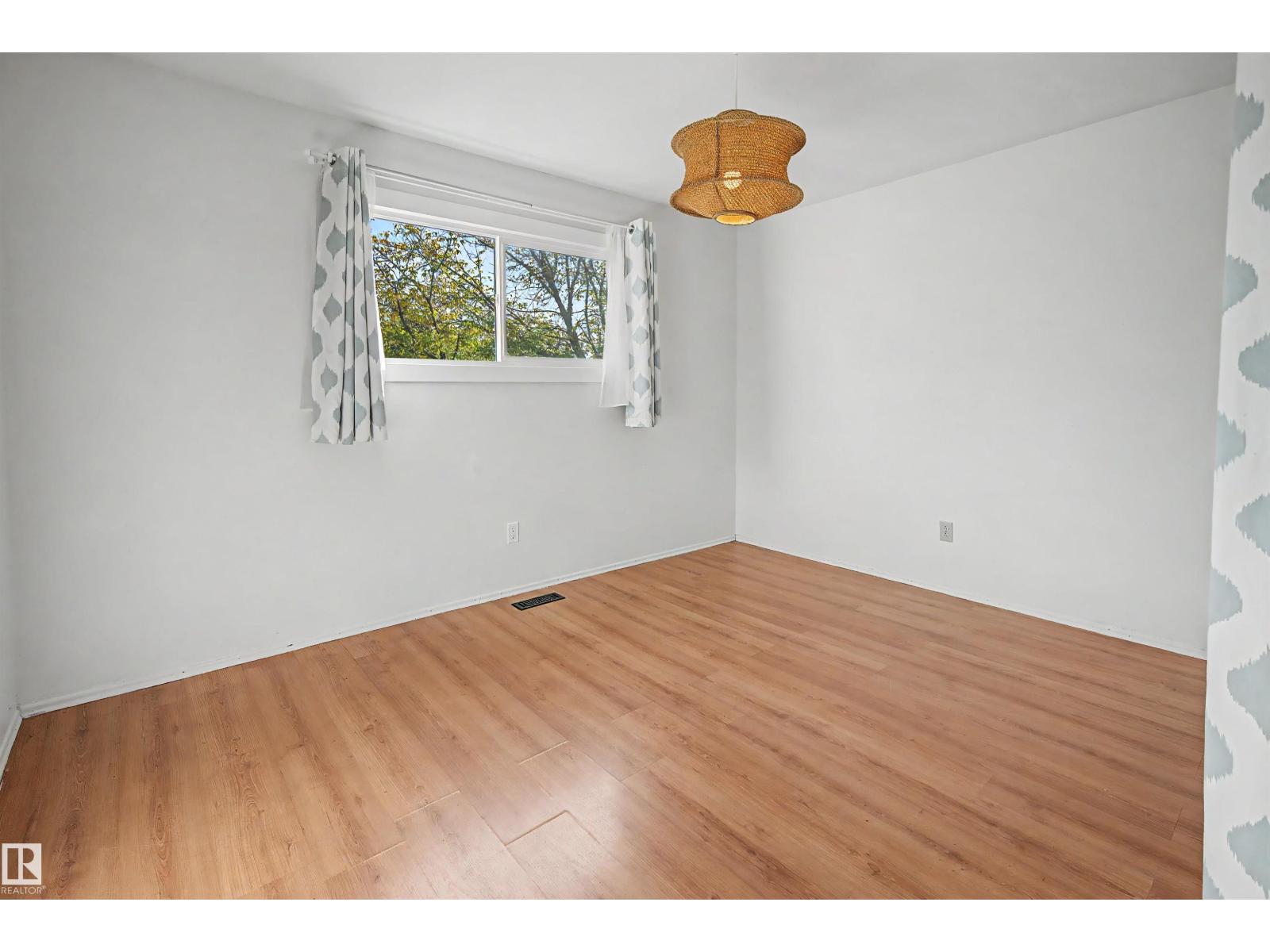 3211 71 St Nw Property Photo 20