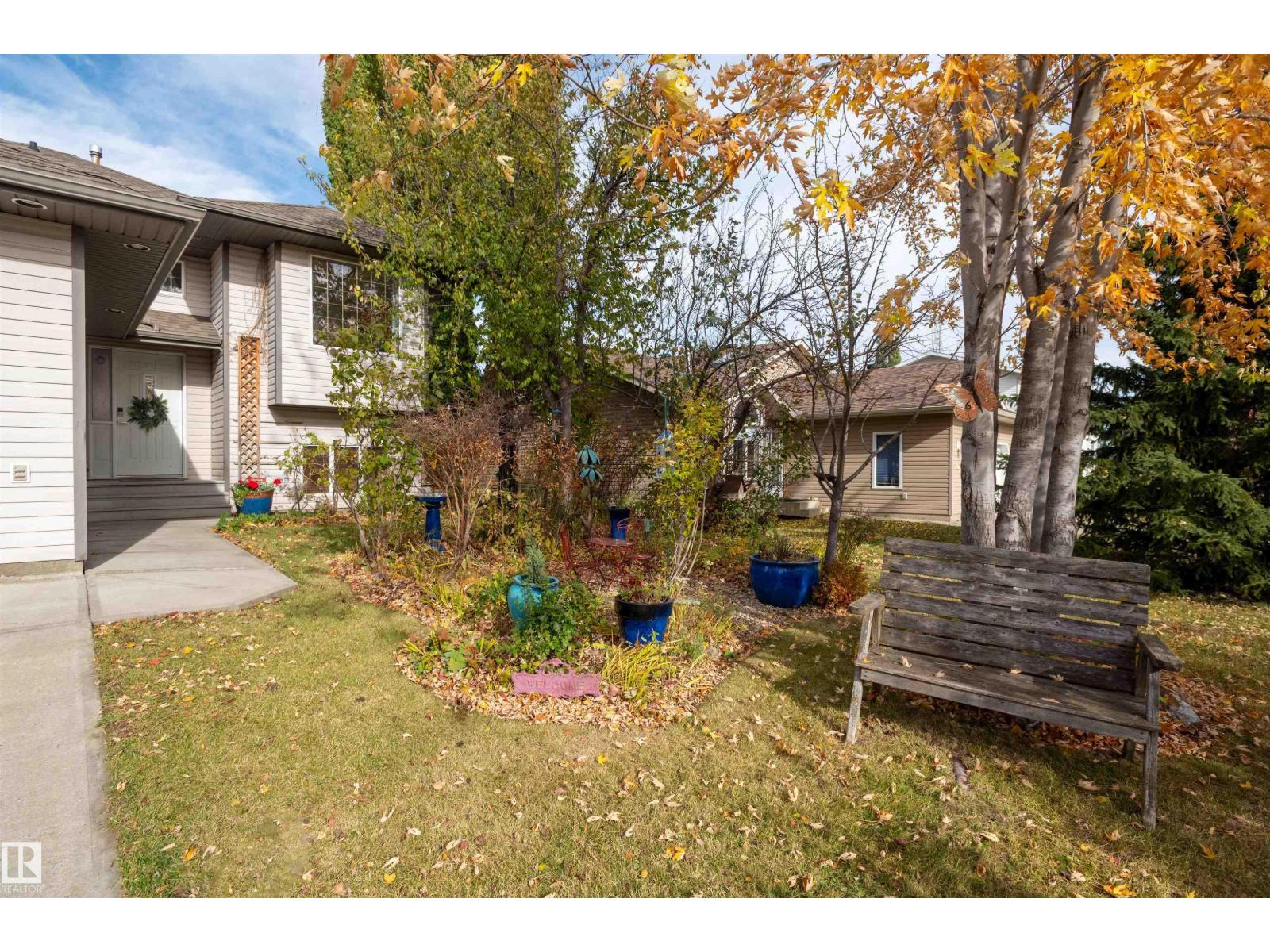 4909 57 Av Property Photo 3