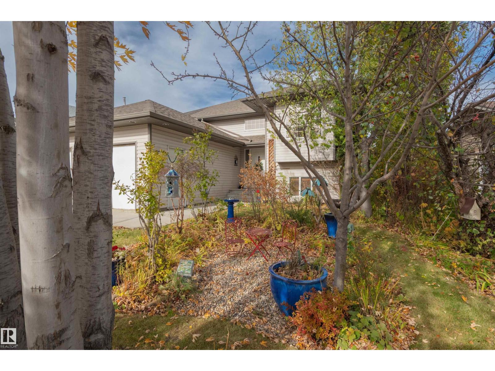 4909 57 Av Property Photo 4