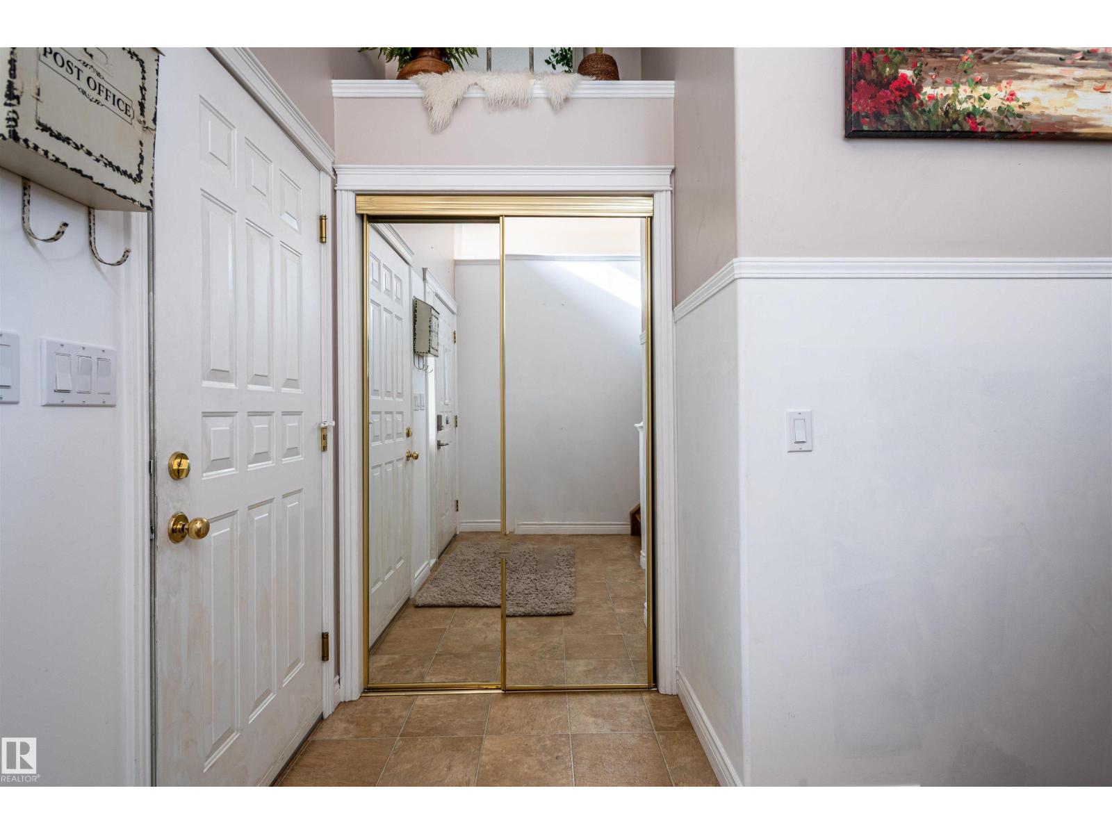 4909 57 Av Property Photo 8