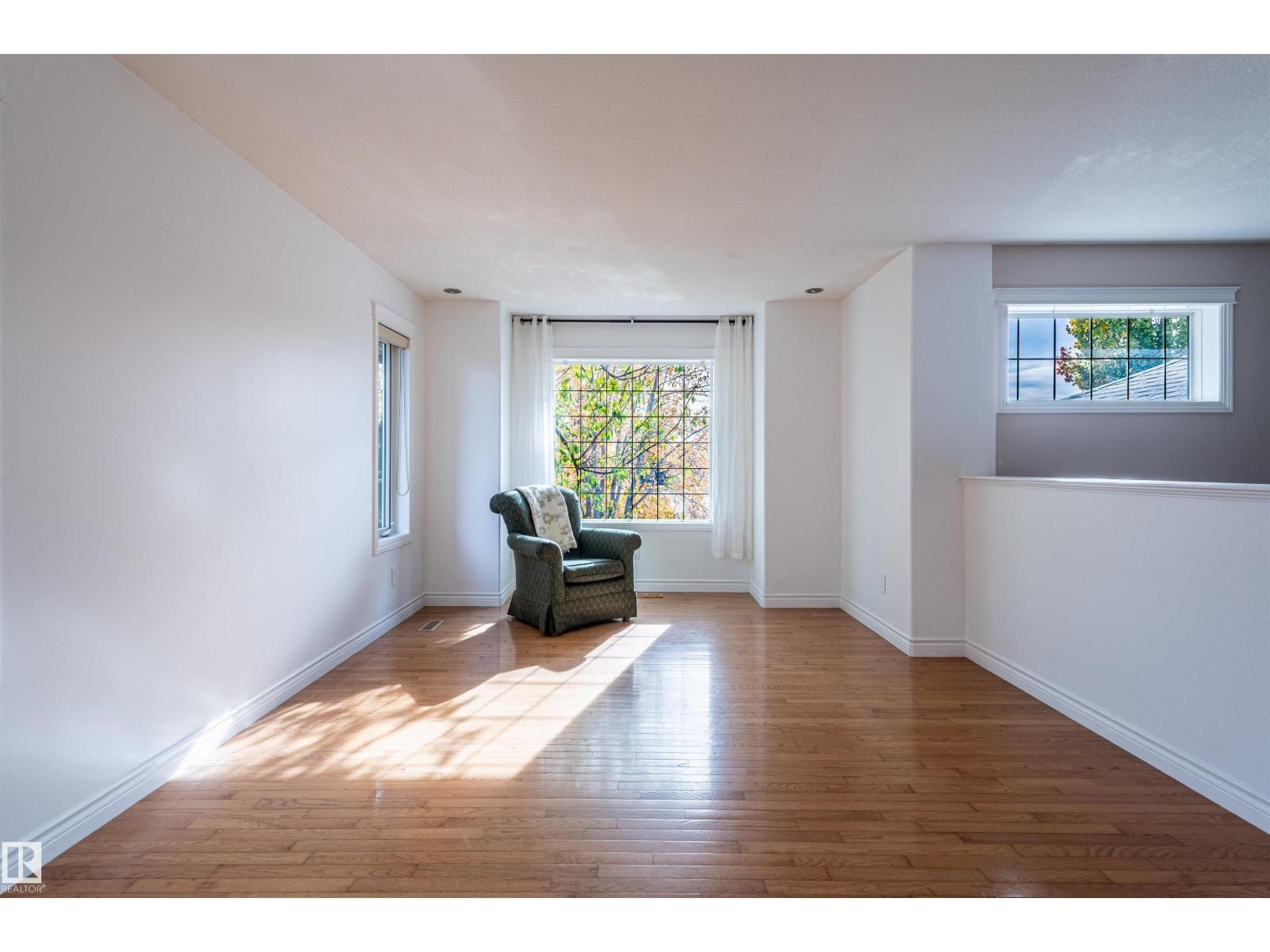 4909 57 Av Property Photo 11