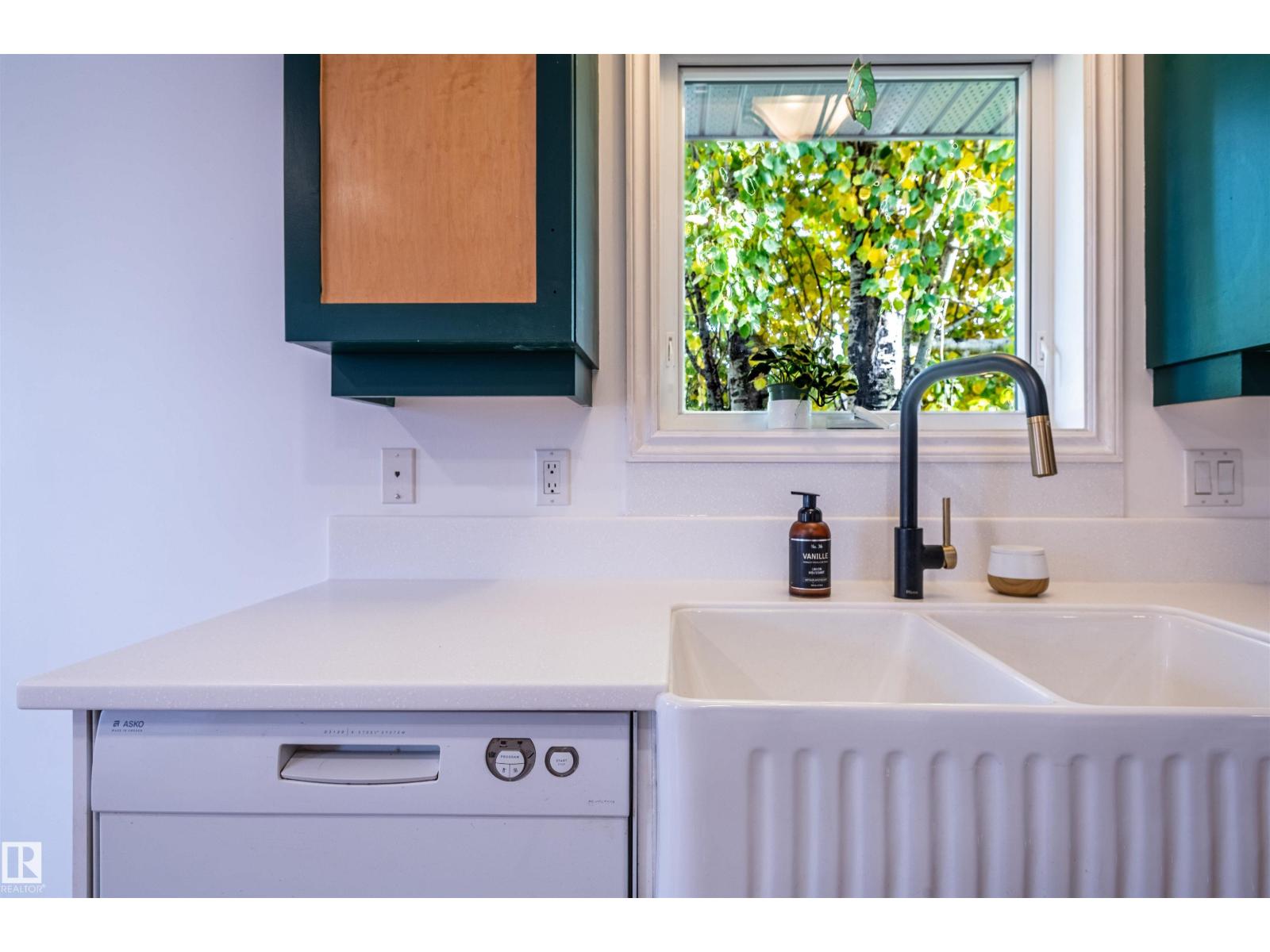 4909 57 Av Property Photo 22