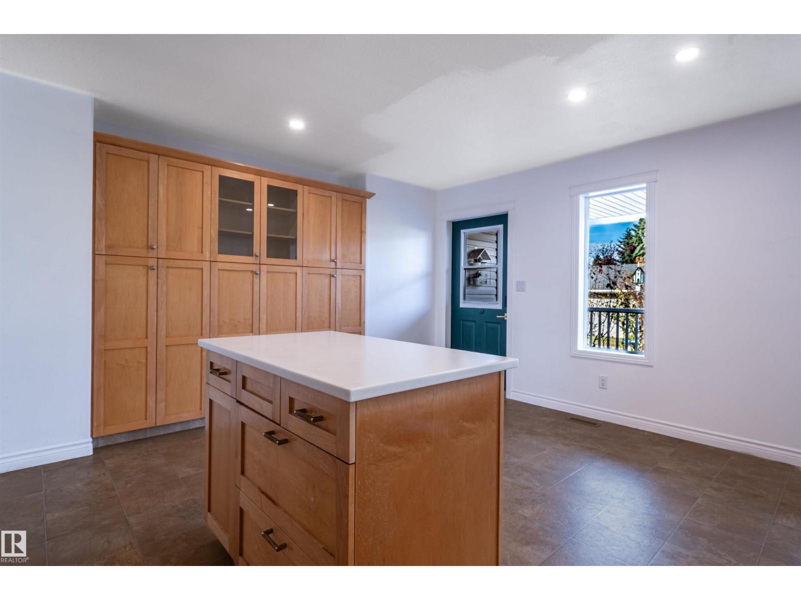 4909 57 Av Property Photo 25