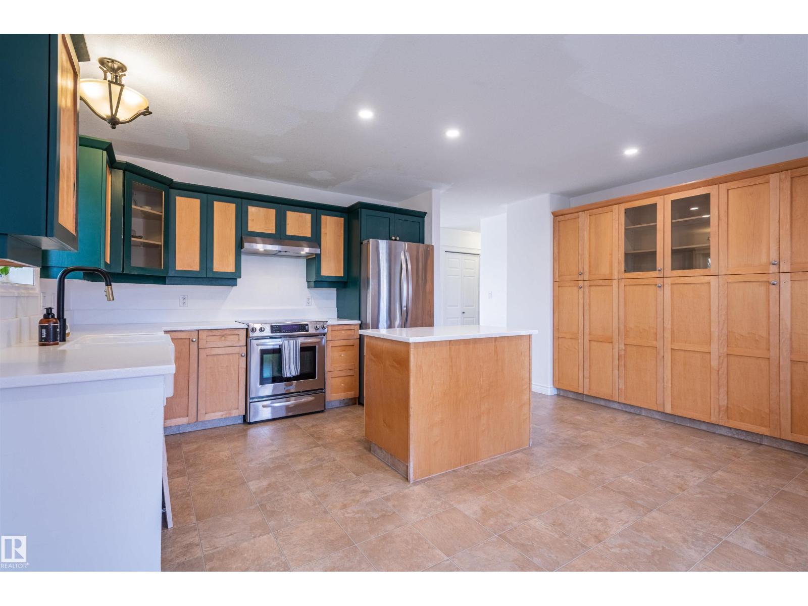 4909 57 Av Property Photo 28